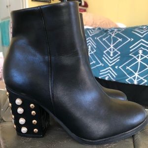 Leather booties with studs